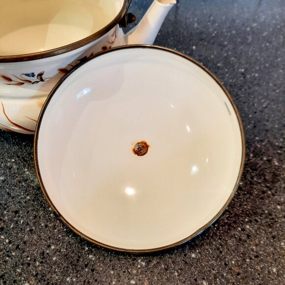 Adorable Vintage Enameled Teapot - Picture 10 of 10